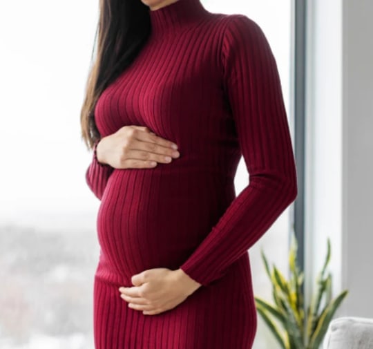 Comment s'habiller enceinte en été : style et confort