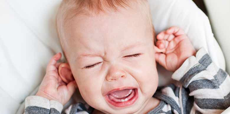 Bébé a les oreilles décollées : que faire ?