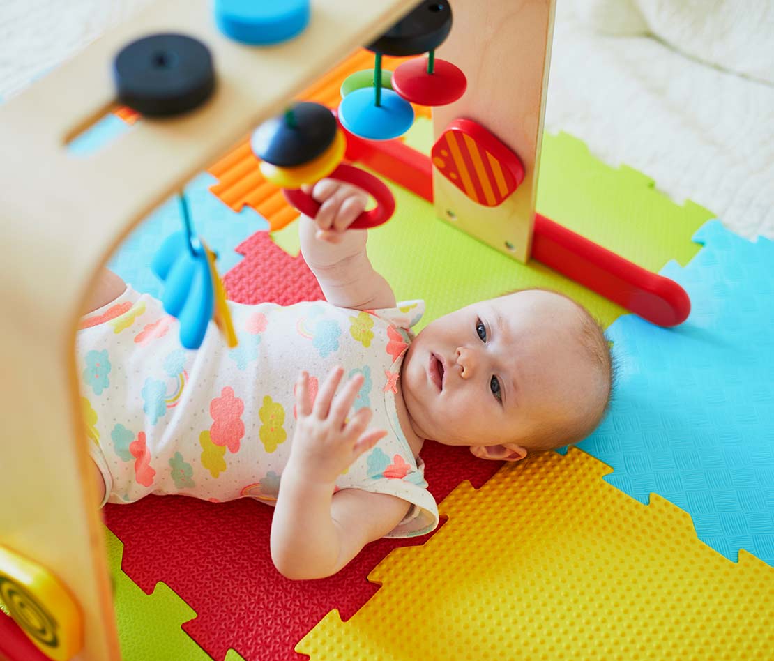 Tapis et puzzles d'éveil pour bébé - comment les choisir et à partir de  quand