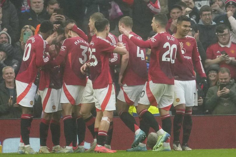 Pemain Manchester United merayakan gol ke gawang Leicester City di Premier League 2024/2025, Minggu (10/11/2024). Info Main Bola Kata Fabrizio Romano, Gelandang Ini Bakal Didepak Ruben Amorim dari MU