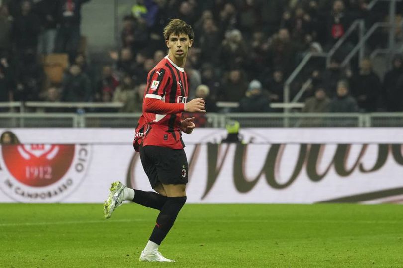 Joao Felix merayakan gol dalam laga perempat final Coppa Italia antara AC Milan vs AS Roma di San Siro, Rabu (6/2/2025) dini hari WIB Info Main Bola Joao Felix di AC Milan: Datang Membawa Harapan, Pulang sebagai Bayangan?