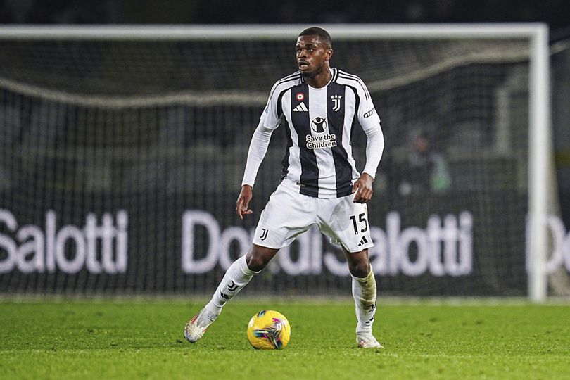 Bek Juventus, Pierre Kalulu. (c) Marco Alpozzi Info Main Bola Terlanjur Jatuh Cinta, Juventus Memilih Permanenkan Pierre Kalulu dari Milan?