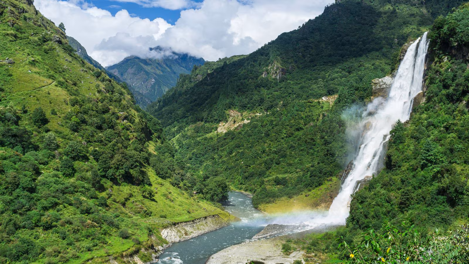 Offbeat valley in India — green mountains, clear river, no crowds