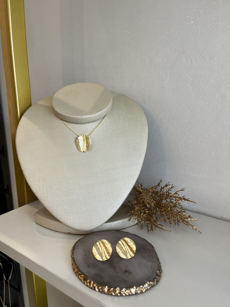 Conjunto folheado