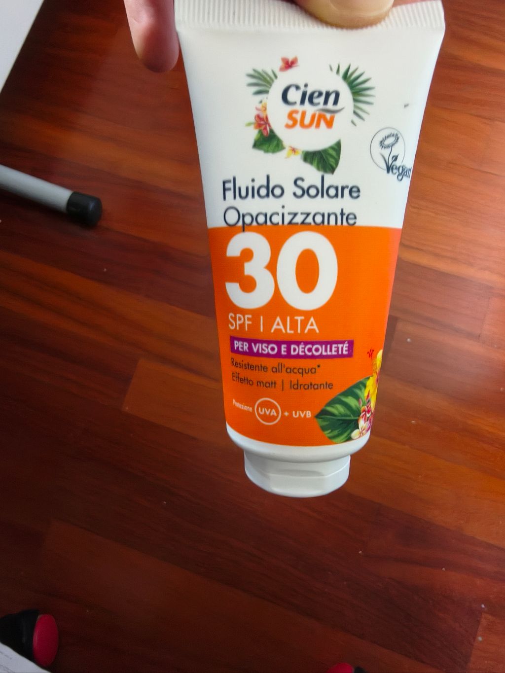 Cien SUN Fluido Solare Opacizzante SPF 30