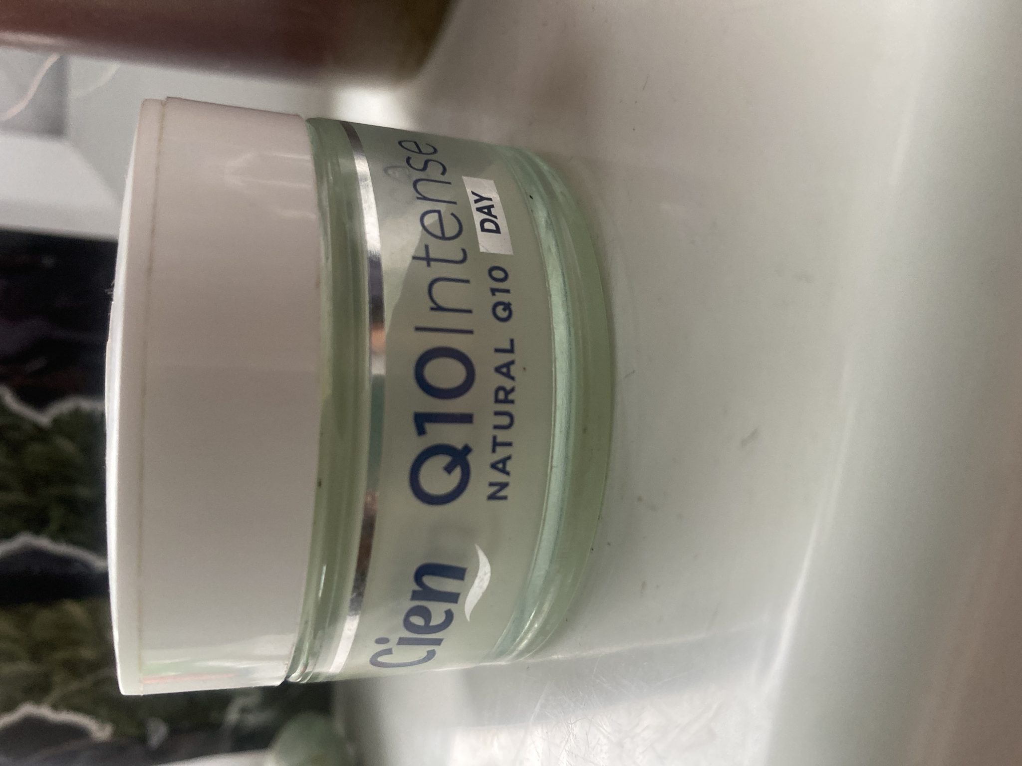 Cien Q10 Intense Day product label