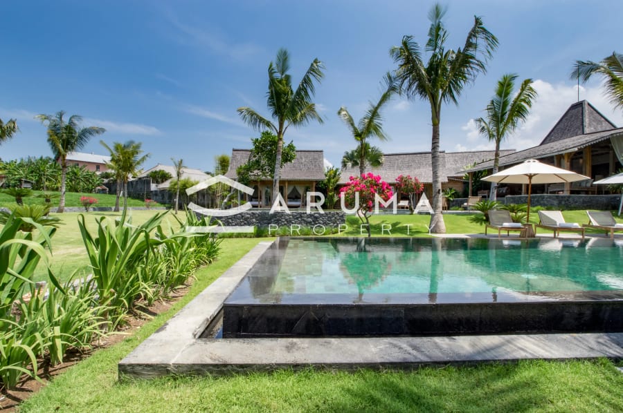 Villa Mannao - 8BR Kerobokan photo 6