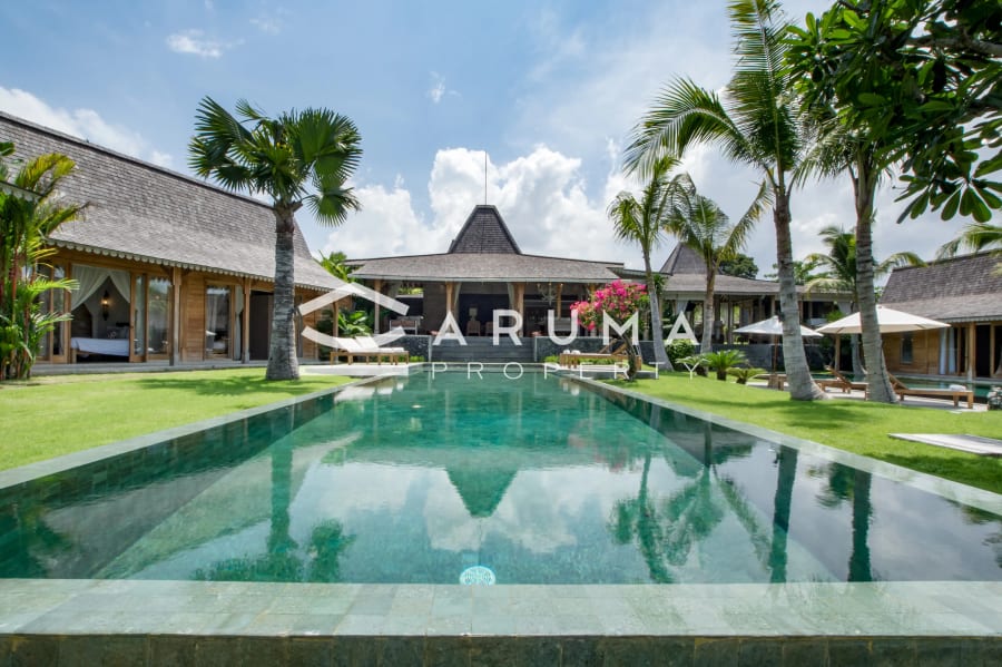 Villa Mannao - 8BR Kerobokan photo 7
