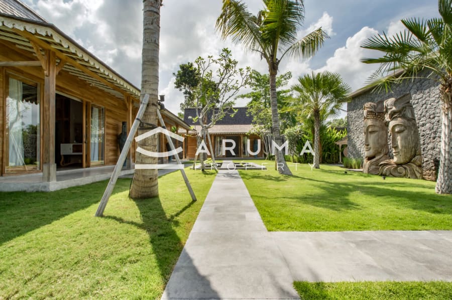 Villa Mannao - 8BR Kerobokan photo 17