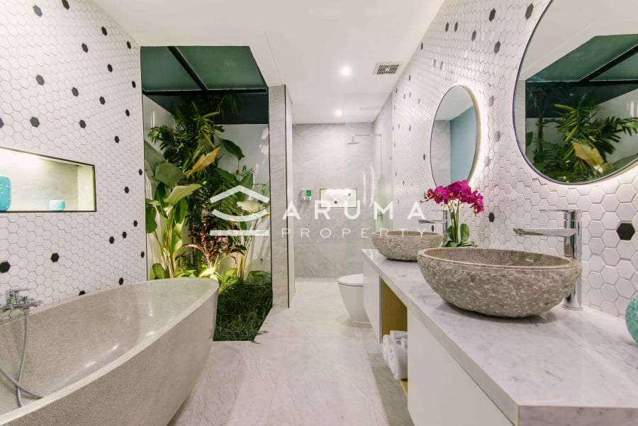 Premium Tropical Villa for Leasehold Sale in Berawa photo 19