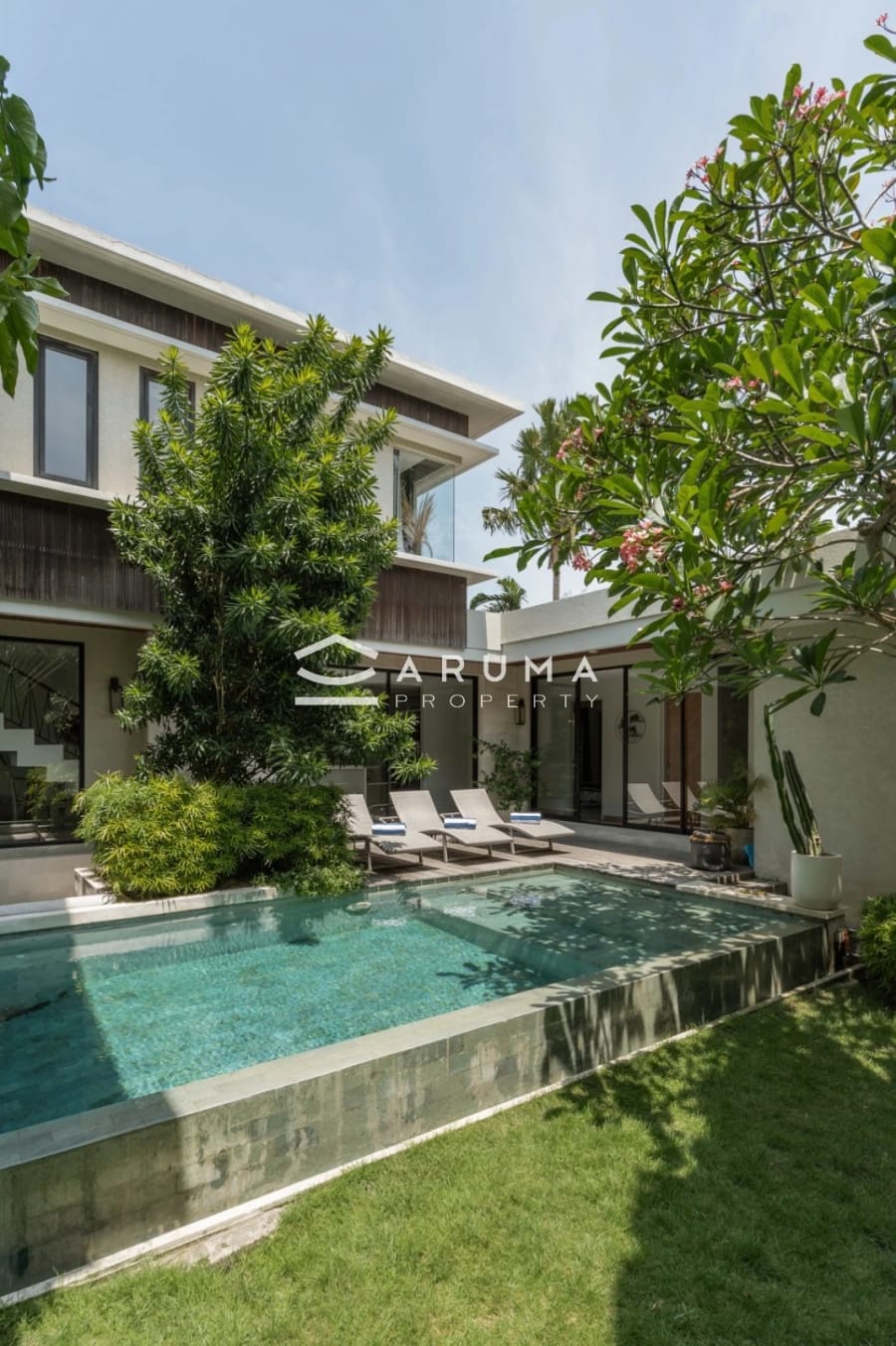 Melasti 4 – Modern Tropical 4-Bedroom Villa Near Berawa Beach photo 18