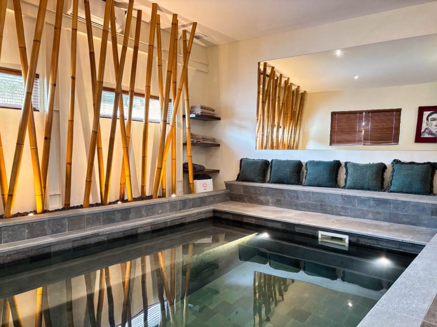 Jack House - Modern 3-Bedroom Villa in Seminyak photo 9