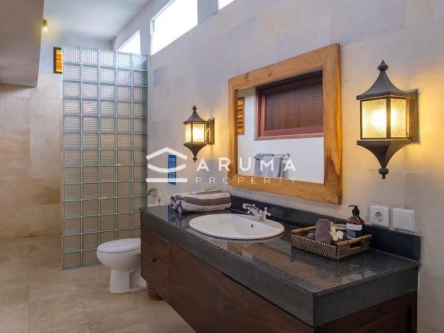 2-Bedroom Villa in Pererenan photo 12