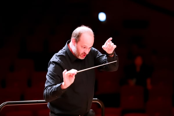 Daniele Camiz in prova, gesto intenso e concentrato.