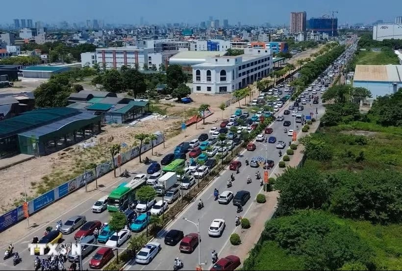 Giao thông tại đường Cổ Linh (Hà Nội) ngày 2/9. (Ảnh: Phan Phương/TTXVN)