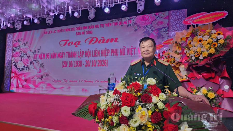 Thiếu tướng Lê Mai phát biểu tại buổi tọa đàm gặp mặt- Ảnh: Tạ Hưng