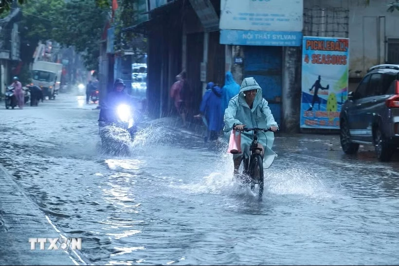 Dự báo mưa dông kéo dài tại Bắc Bộ, Nghệ An, Thanh Hóa.