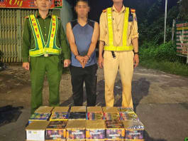 Bắt giữ nam thanh niên vận chuyển trái phép 102kg pháo hoa nổ