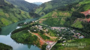 Dạo chơi trên hồ thủy điện La Trọng