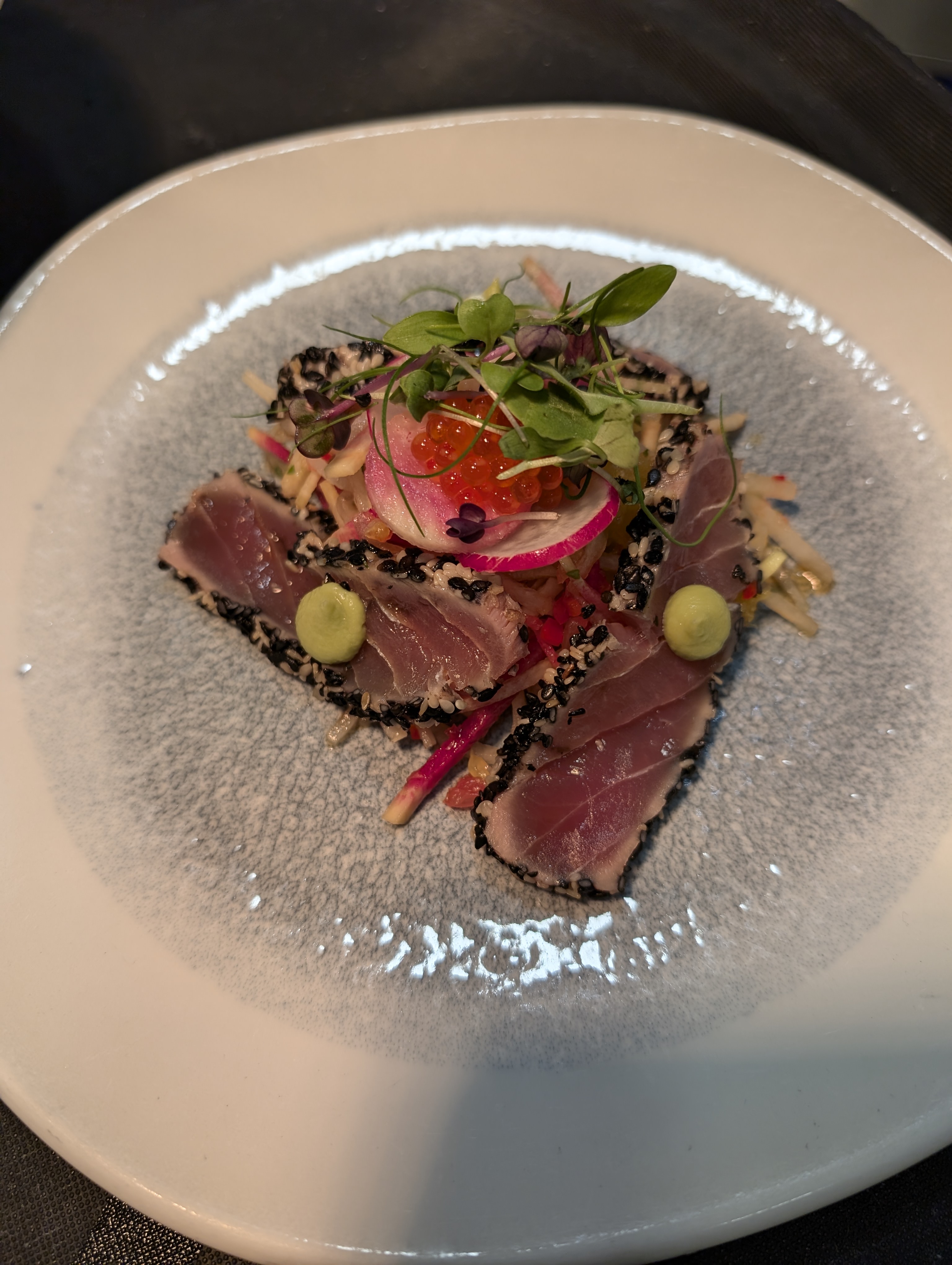 Sesame-seared tuna, radish & roe