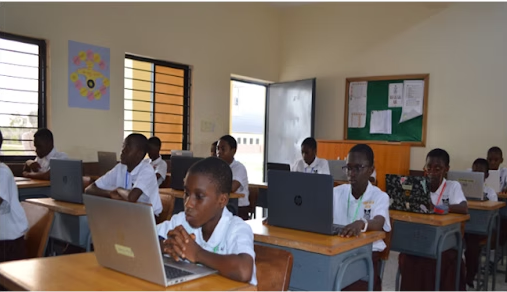 Students in IT class