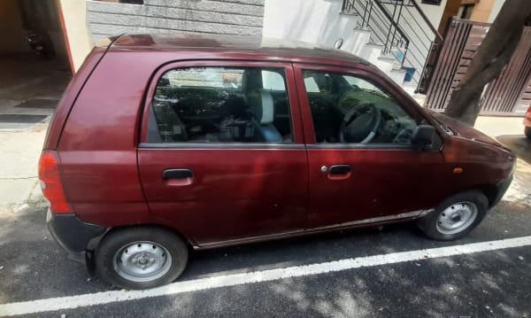 Maruti Alto car pickup for scrap by CarBasket - old hatchback scrapping, vehicle recycling and scrap car buyers near me