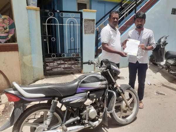 Hero Honda CD Deluxe bike scrap pickup service by CarBasket - two wheeler scrapping, bike recycling and instant scrap value service