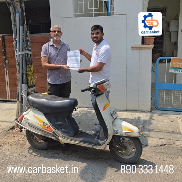 Kinetic scooter pickup for scrap in Jeevan Bheema Nagar HAL 3rd Stage Bangalore by CarBasket - old scooty scrapping and two wheeler recycling service