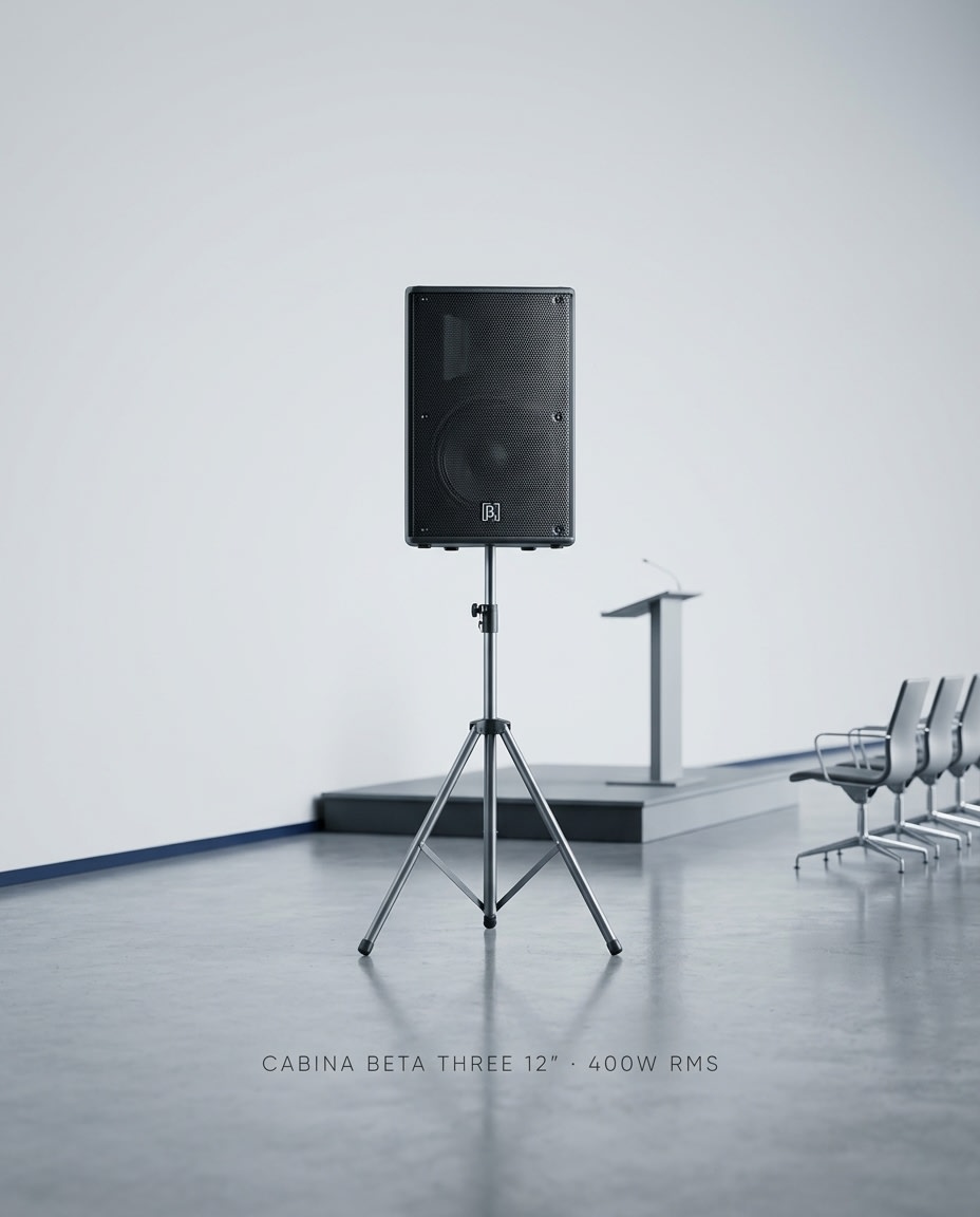 Cabina Beta Three de 400W RMS en trípode para evento corporativo