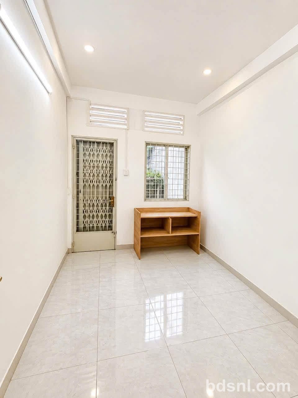MẶT TIỀN KINH DOANH HẺM 8M PHÚ NHUẬN