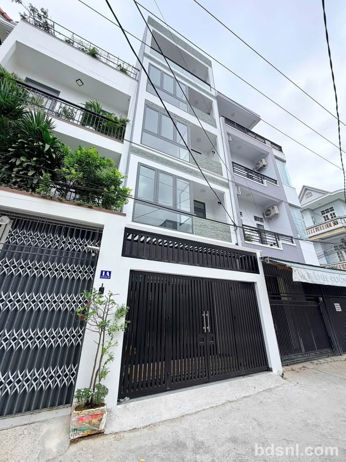 NHÀ 5 TẦNG - NHA TRANG