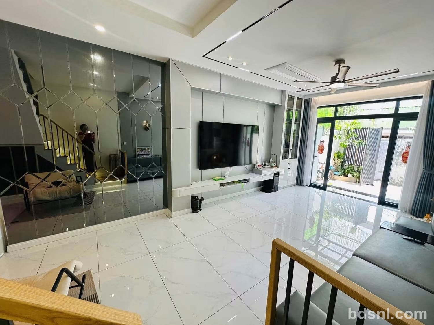 Siêu Phẩm Lê Văn Việt - DT 100m2 - Nhỉnh 6 Tỉ