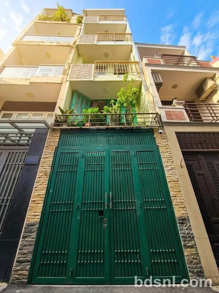 Bán nhà Quận 3 cách mặt tiền 30m