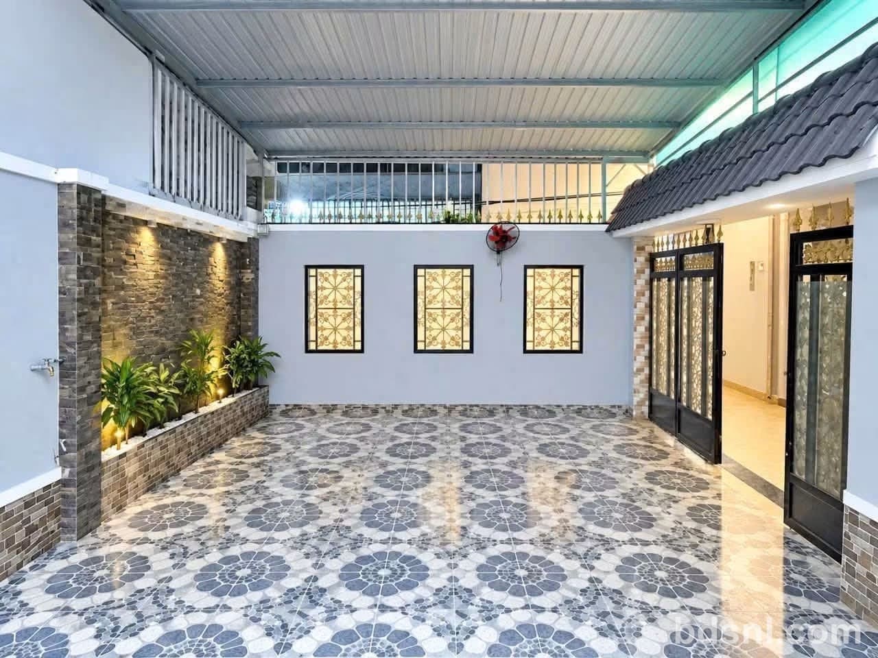 Bán Nhà Nguyên Căn Quận 9