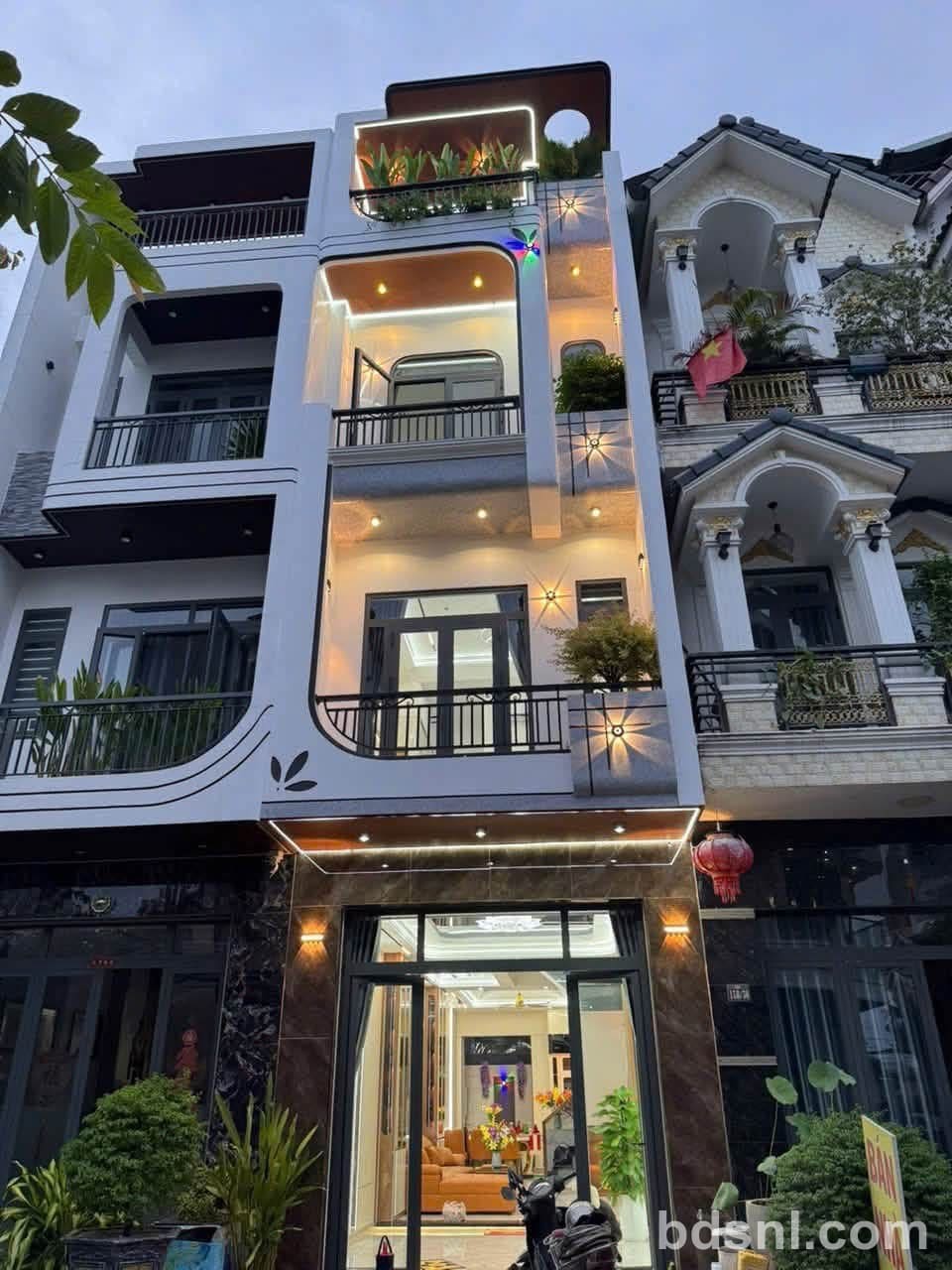 Cần bán gấp nhà phố đẹp Bình Dương cũ