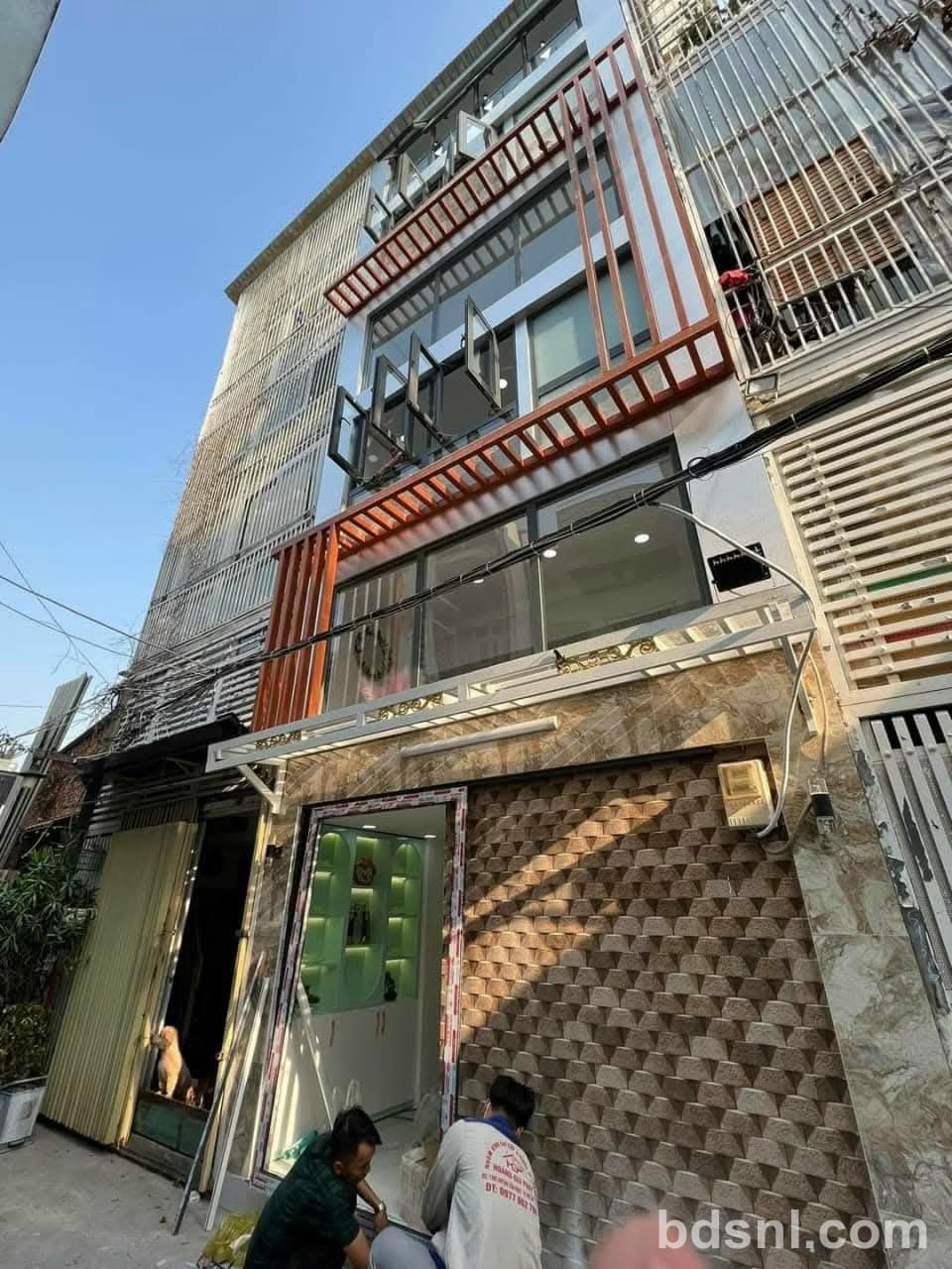 Bán nhà hẻm 1115 cách Huỳnh Tân phát 50 m