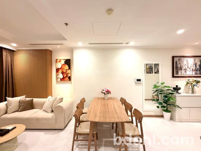 Cho thuê CC Vinhomes Central Park, 1PN 20tr 2PN 22tr - 28 triệu, 82m2, 2PN, 2WC, đầy đủ tiện nghi