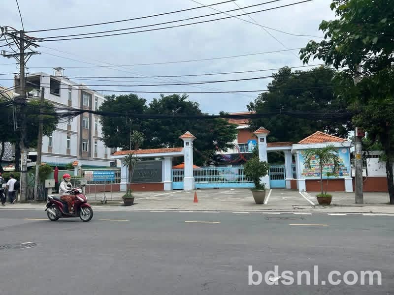 Nhỉnh 4 tỉ - 67m2 - Lê Văn Việt - Nhà kiên cố sạch đẹp