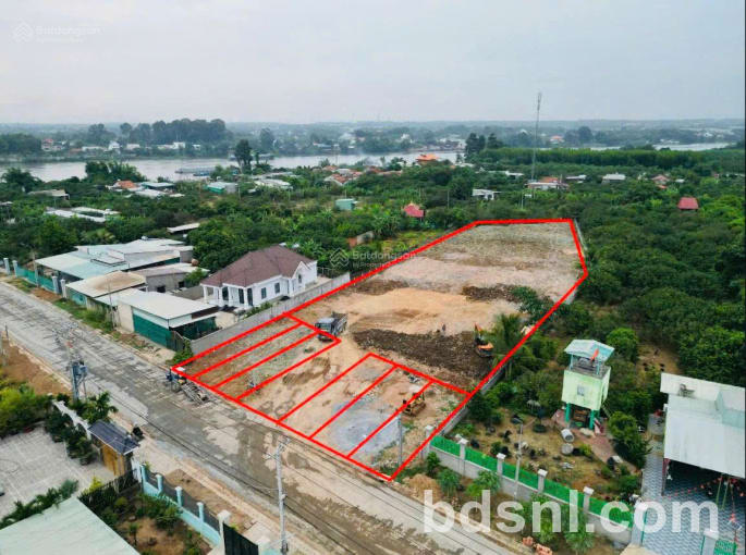 Bán cả 2 lô đất 215m2 (8,6x25)m liền kề ngay mặt tiền Hương Lộ 15 chỉ 1.3 tỷ thương lượng mạnh, SHR
