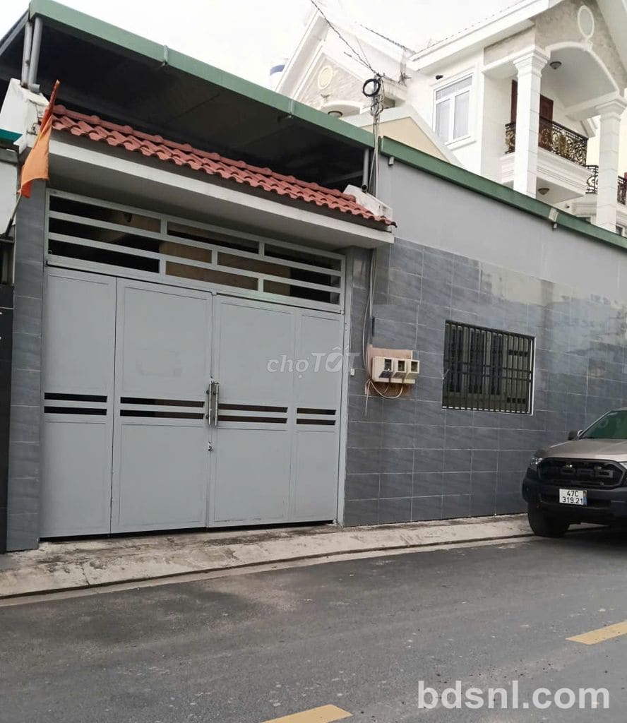 Cho thuê BT 200m2 1 trệt 1L 3pn MT đường Hiệp Bình Phước Thủ Đức 22tr