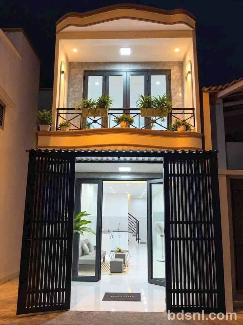 NHÀ NGAY TRUNG TÂM Q6 MỚI TINH ĐẸP LUNG LINH