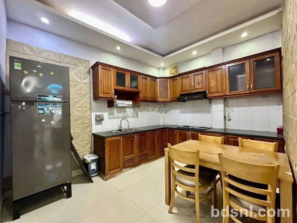 Cho thuê nhà nguyên căn Nguyễn Hữu Cảnh, DTSD 96 m2, full nội thất