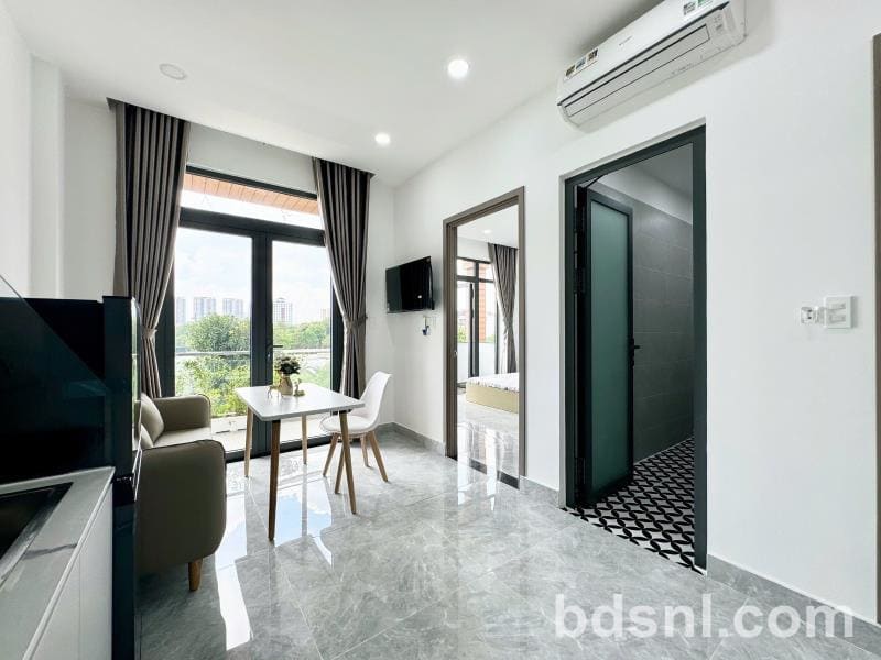 Căn hộ 1pn ban công ngay cầu sg với nội thất đầy đủ kèm không gian hiện đại ngay quận 2