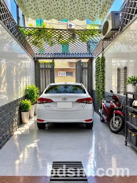 Nhà đẹp cao tầng thiết kế hiện đại ngay trung tâm Sài Gòn