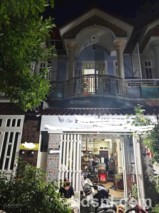 Bán nhà phố hoàng hùng đông hòa dĩ an