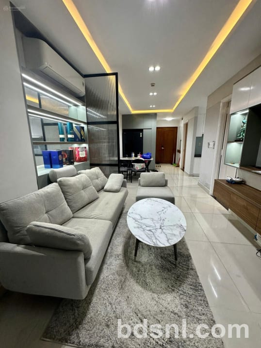 Bán gấp chung cư Sky Center 2 phòng ngủ ban công nội khu