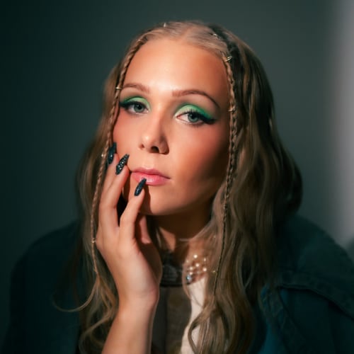 Aamun kuiskaus (Vain elämää kausi 16) cover