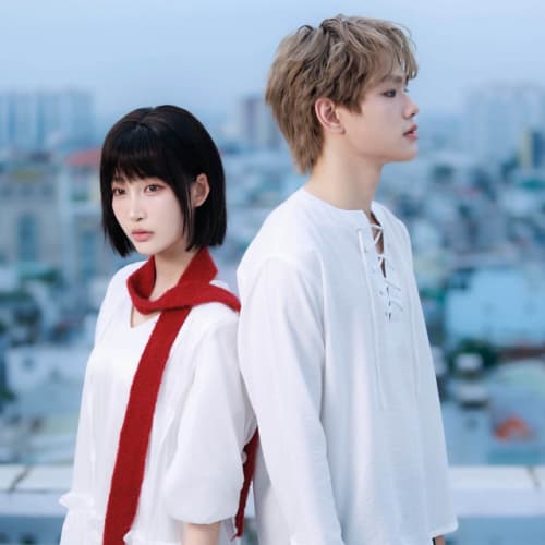 Người Đầu Tiên cover