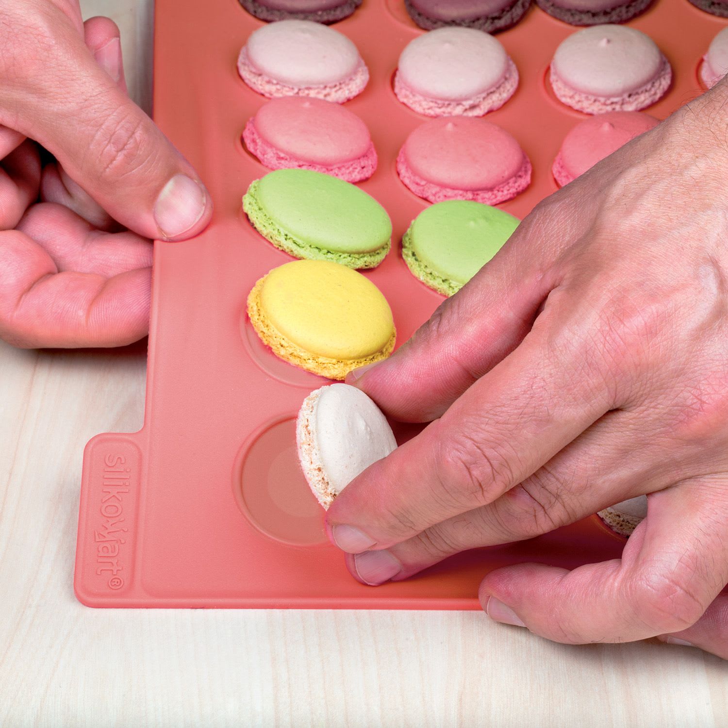 Macaron Baking Kit with Pink Silicone Mat Cookie Sheet, Piping Pot