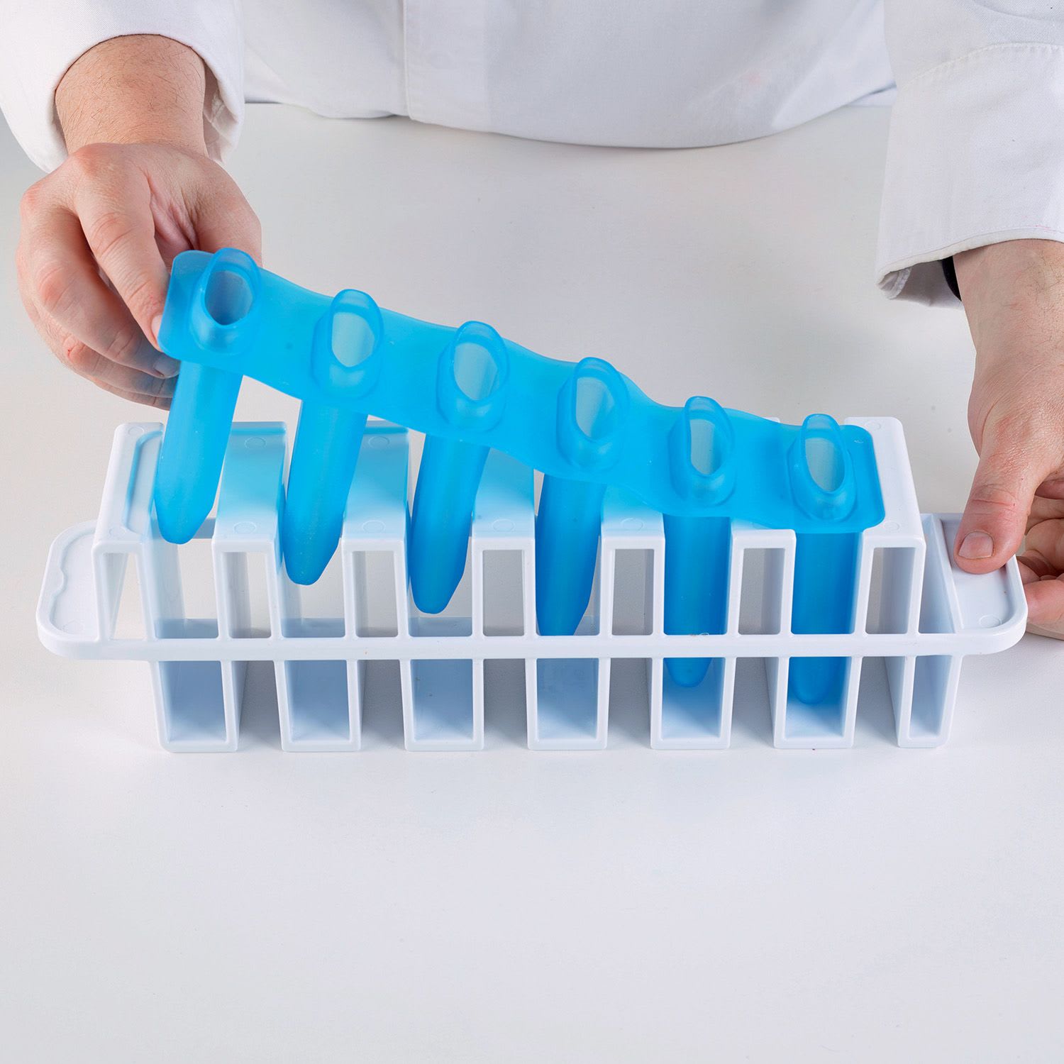 Novel Easy-Release Ice Cube Tray